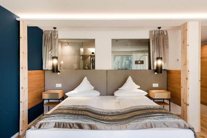 Hotel Diamant image