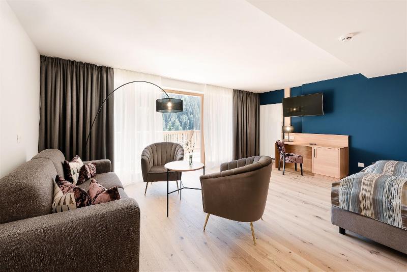 Hotel Diamant image