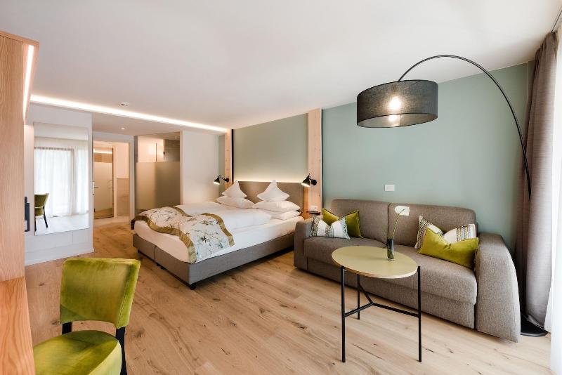 Hotel Diamant image