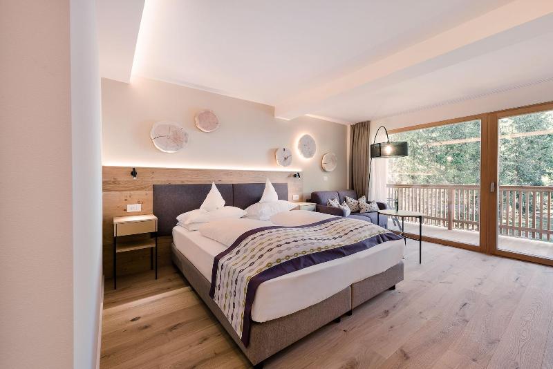 Hotel Diamant image