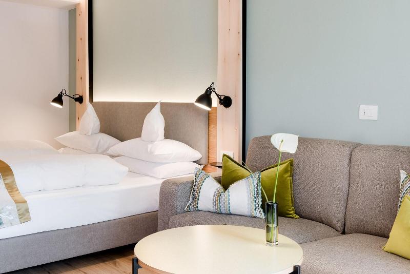 Hotel Diamant image