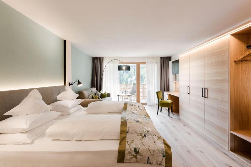 Hotel Diamant image