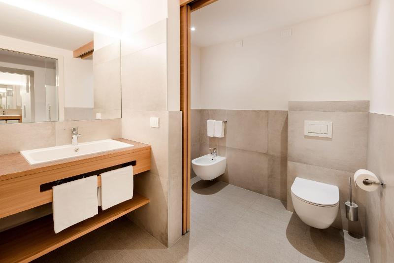 Hotel Diamant image
