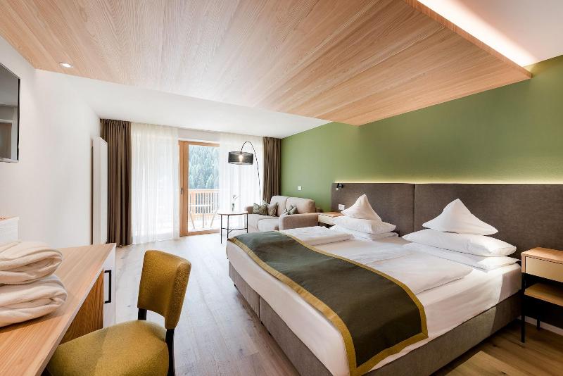 Hotel Diamant image