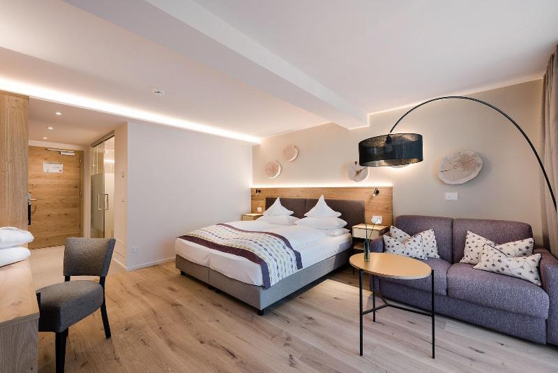 Hotel Diamant image