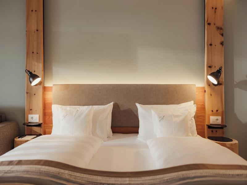 Hotel Diamant image