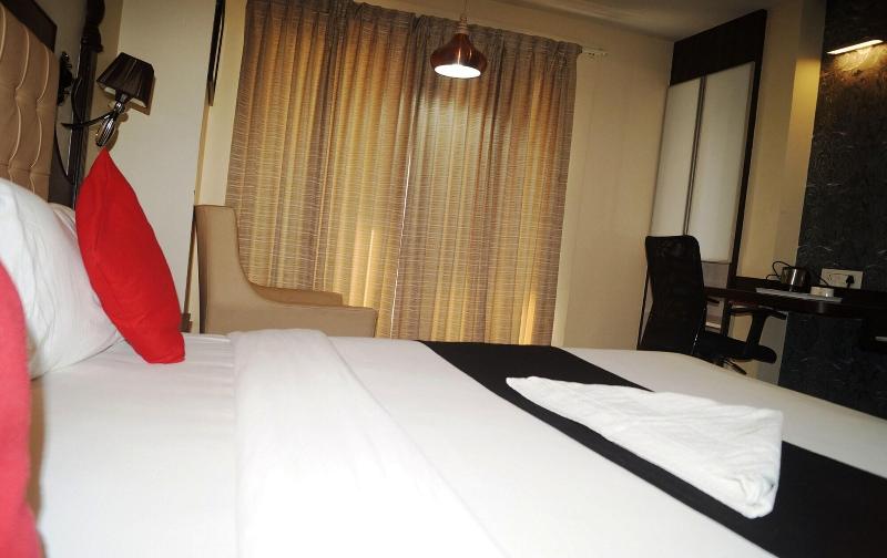 Phoenix Hotel image