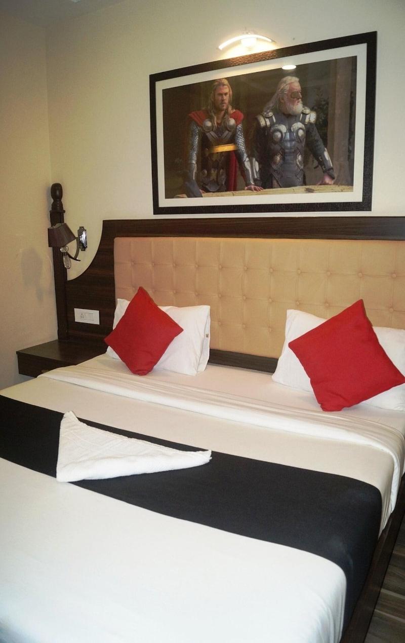 Phoenix Hotel image