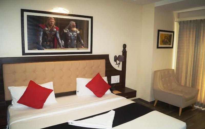 Phoenix Hotel image