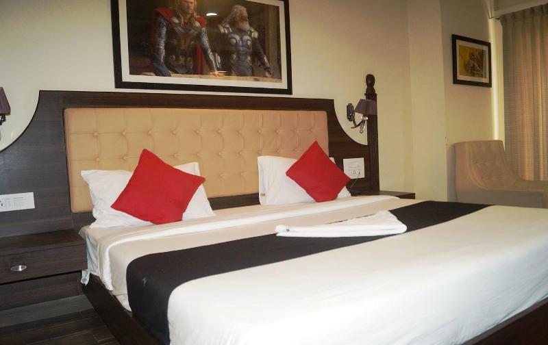 Phoenix Hotel image