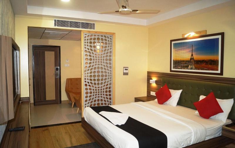 Phoenix Hotel image