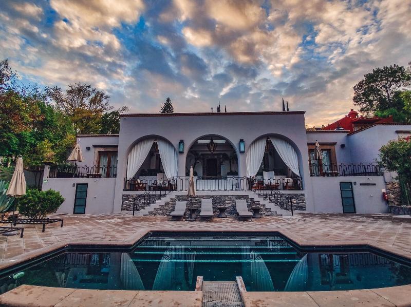 Casa Cien