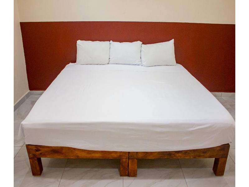 OYO Hotel La Playa image