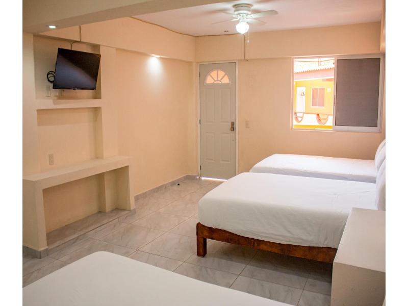 OYO Hotel La Playa image
