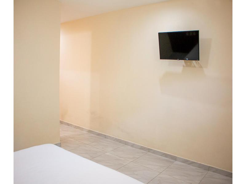 OYO Hotel La Playa image