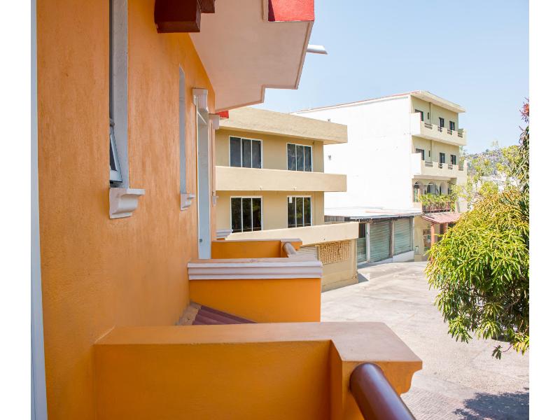 OYO Hotel La Playa image