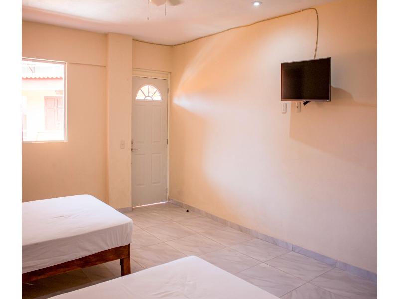OYO Hotel La Playa image