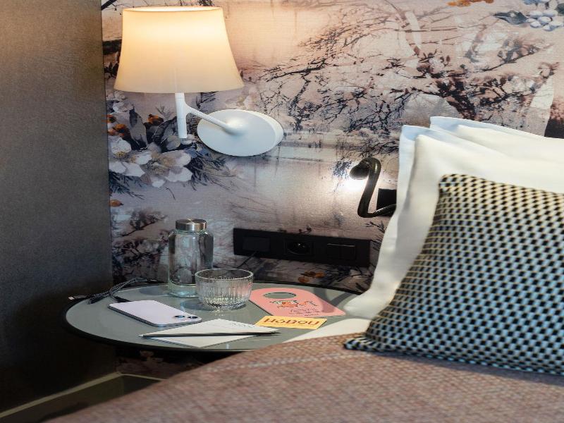 Quality Hotel Acanthe - Boulogne Billancourt image