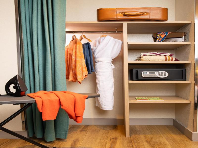 Quality Hotel Acanthe - Boulogne Billancourt image