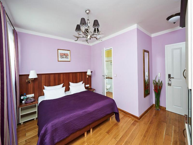 Hotel Elch image