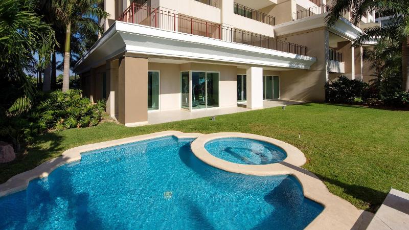 Grand Venetian Condominium image