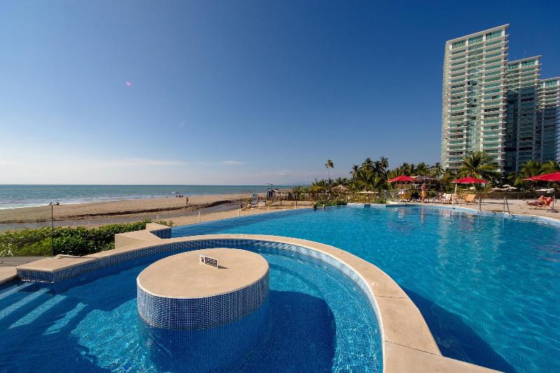 Grand Venetian Condominium image