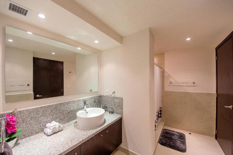 Grand Venetian Condominium image