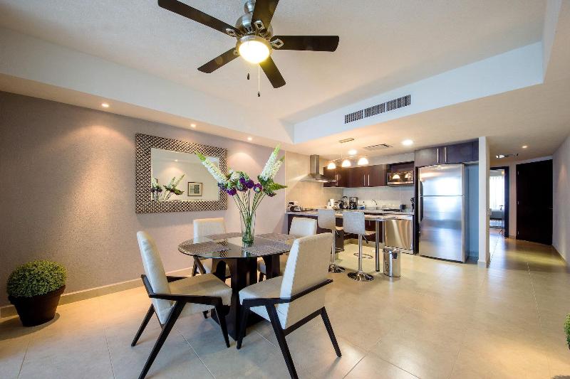 Grand Venetian Condominium image