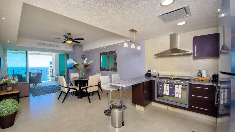 Grand Venetian Condominium image