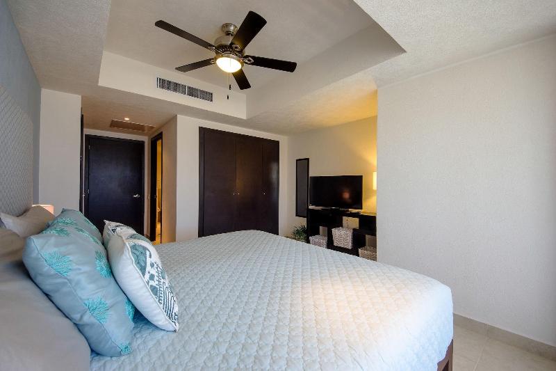 Grand Venetian Condominium image