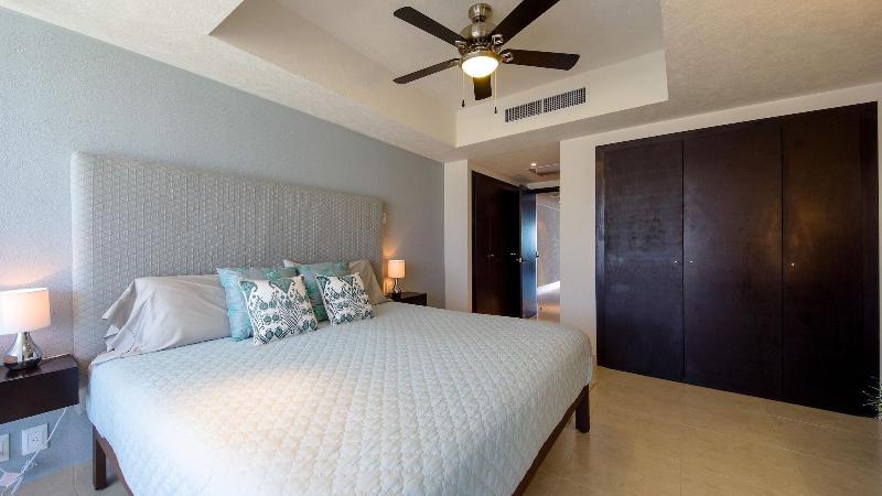 Grand Venetian Condominium image