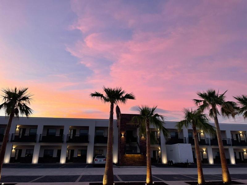 Rivi Grand Hotel image
