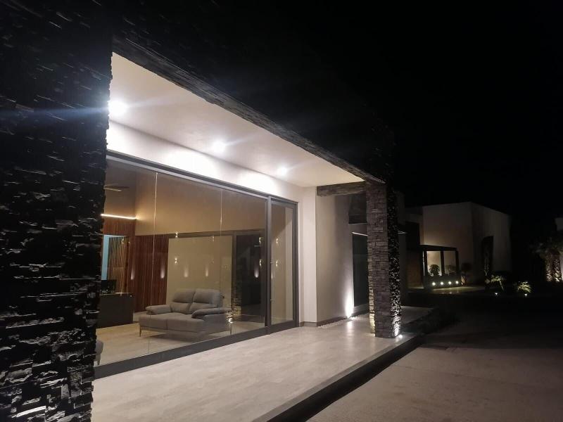 Rivi Grand Hotel image