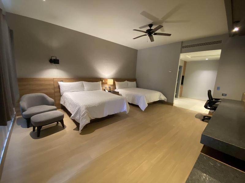 Rivi Grand Hotel image