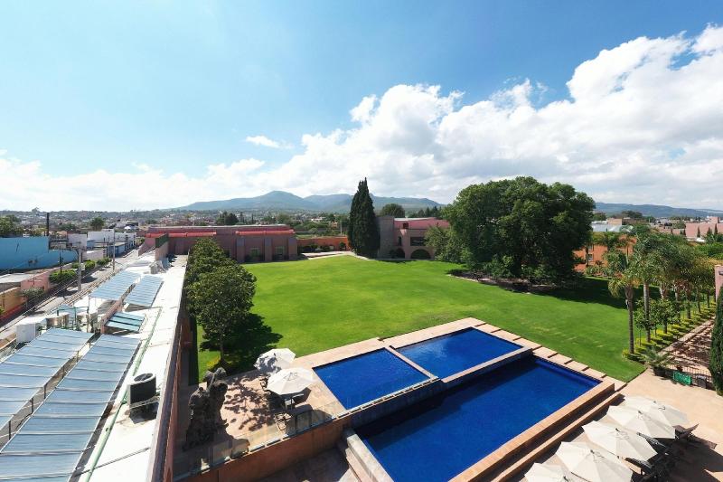 El Diezmo Hotel image