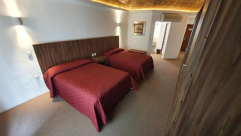 El Diezmo Hotel image