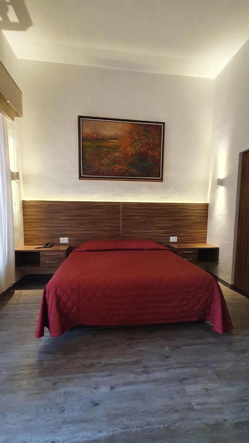 El Diezmo Hotel image