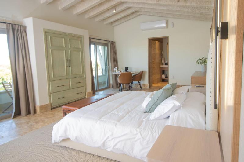 Hotel Vina Cola Parvada By Lumina image