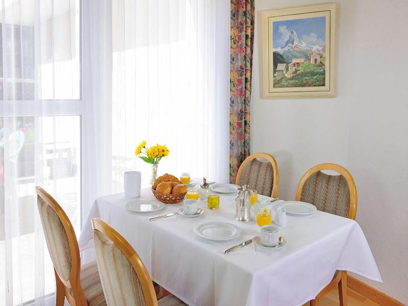 Hotel Alphubel image