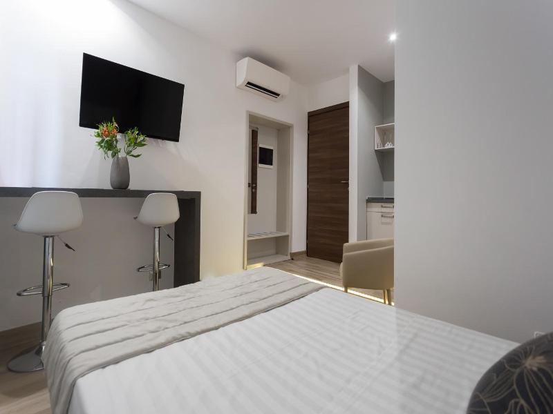 Aparthotel Durini image