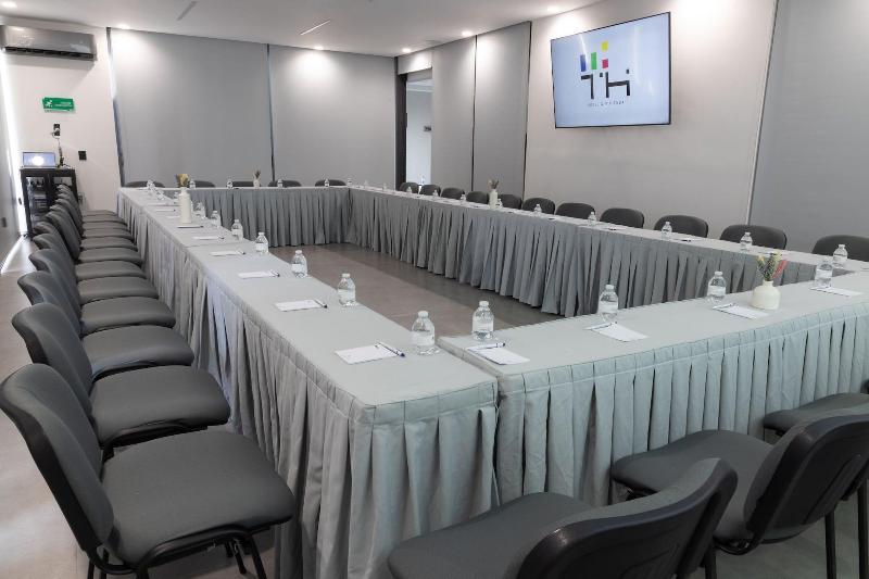 Th Hotel Vivienda image