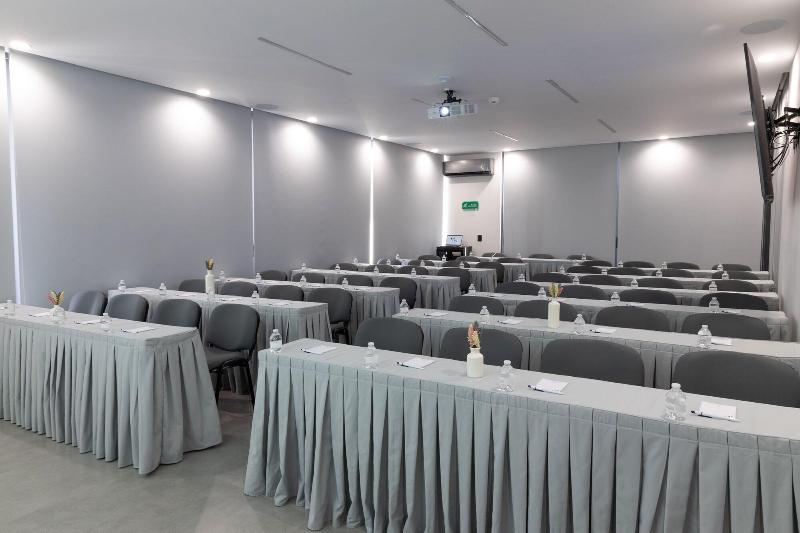 Th Hotel Vivienda image