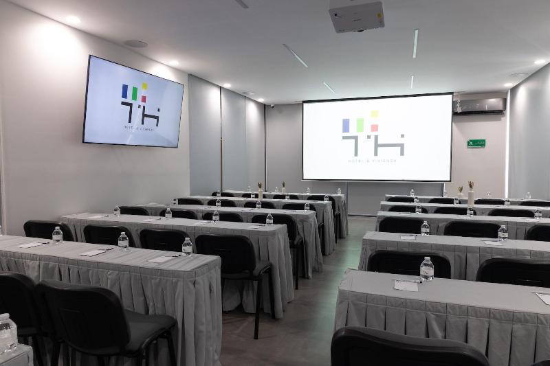 Th Hotel Vivienda image