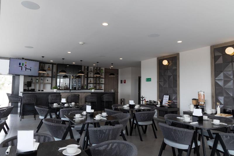 Th Hotel Vivienda image