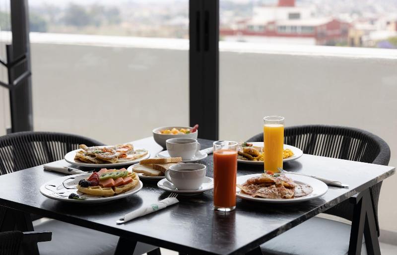 Th Hotel Vivienda image