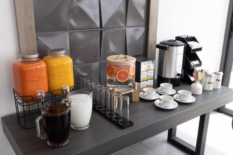 Th Hotel Vivienda image