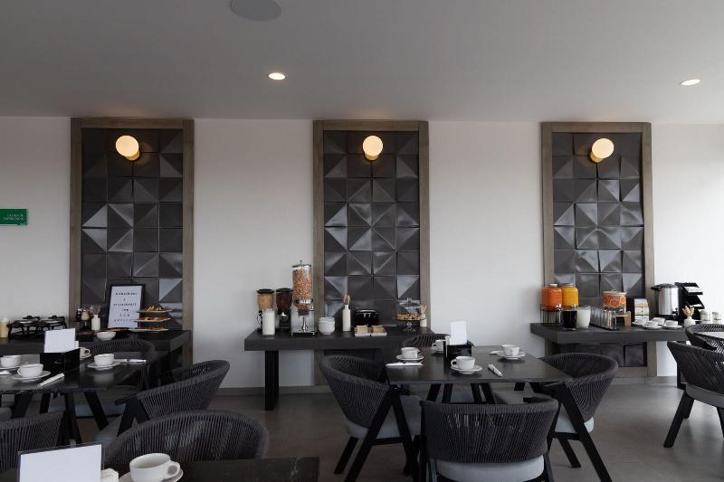Th Hotel Vivienda image