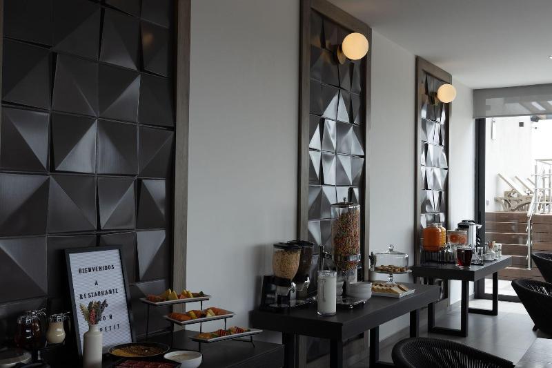 Th Hotel Vivienda image