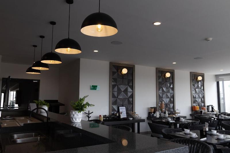 Th Hotel Vivienda image