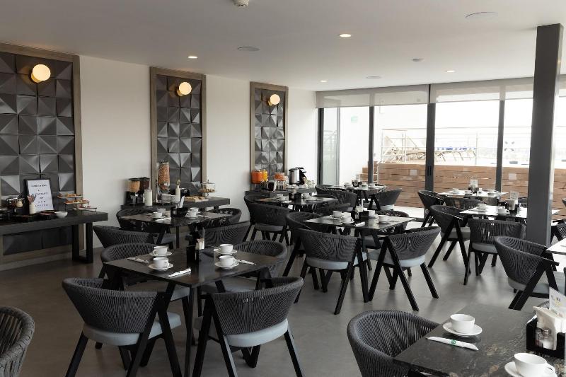 Th Hotel Vivienda image